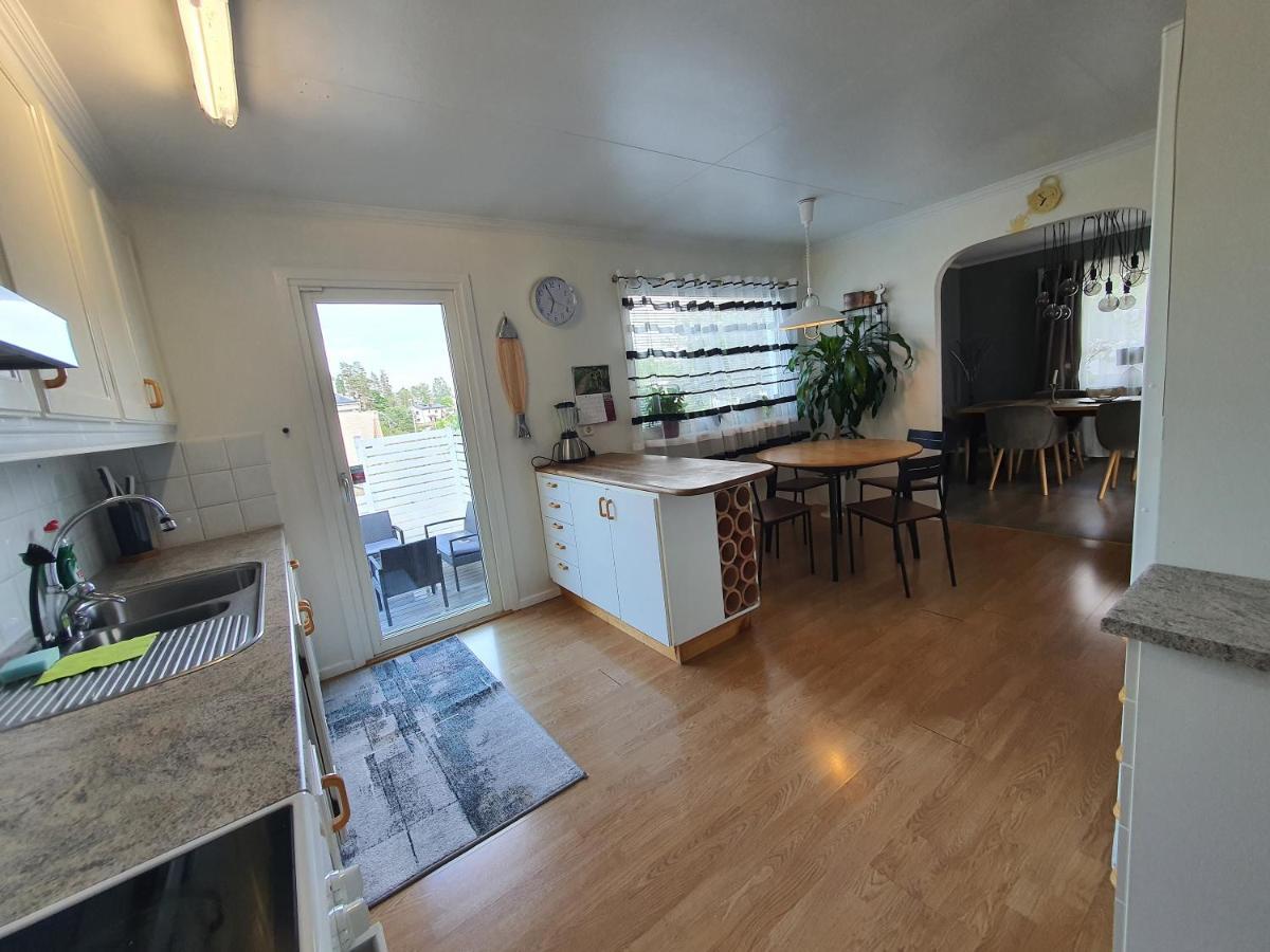 "Klippstigen" Villa For 10 Persons With Massage Chair, Sauna And Billiard Table Hultsfred Exterior foto