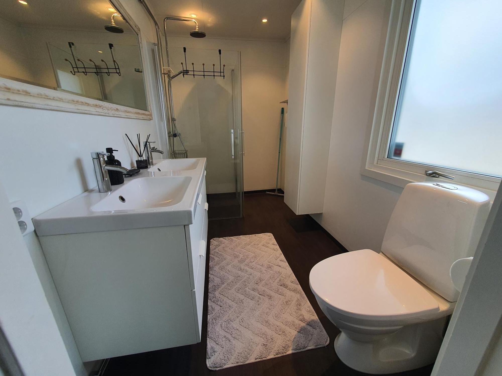 "Klippstigen" Villa For 10 Persons With Massage Chair, Sauna And Billiard Table Hultsfred Zimmer foto